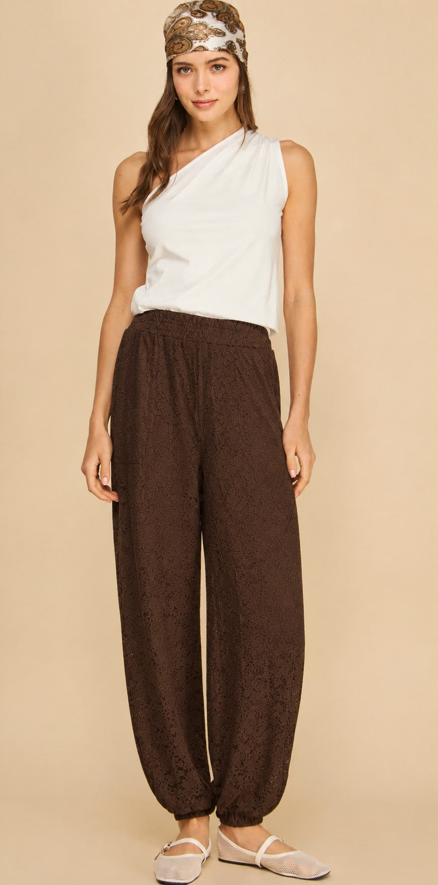 Aladdin lace pants in Chocolate