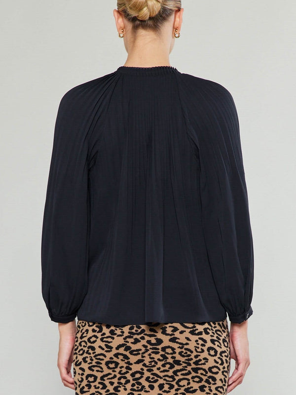 The Claire top in black